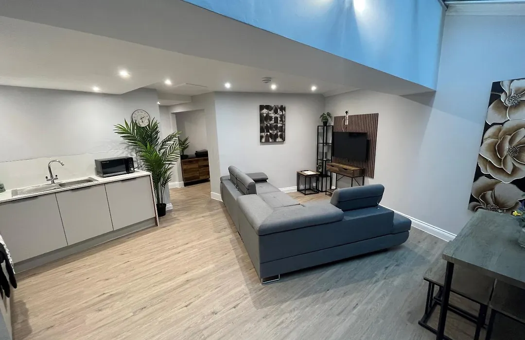 Westhill Road Apartment-1