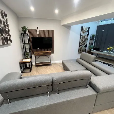 Westhill Road Apartment-3
